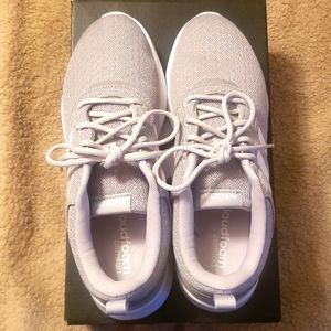 Women's Adidas tennis shoes size 8